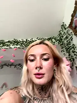 nika_fendi – webcam model profile photo Image 15