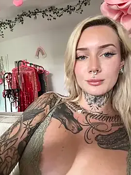 nika_fendi – webcam model profile photo Image 2