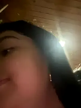 4U143 – webcam model profile photo Image 14