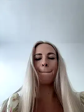 Almmaxxxx – webcam model profile photo Image 14