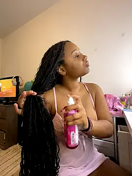 Sandhya_77 – webcam model profile photo Image 14