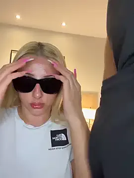 EmiliaCatalina – webcam model profile photo Image 12