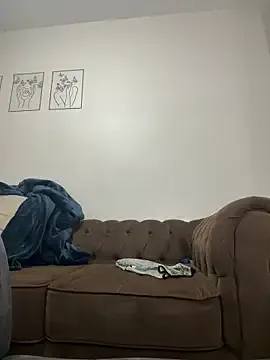 AllaTousNew – webcam model profile photo Image 2