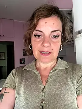 evymiuu – webcam model profile photo Image 8