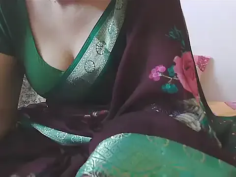 Ni-_haL01 – webcam model profile photo Image 9