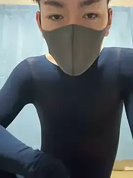 AdritVance – webcam model profile photo Image 5