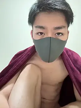 AdritVance – webcam model profile photo Image 7