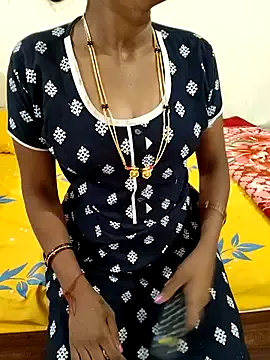 4U143 – webcam model profile photo Image 10