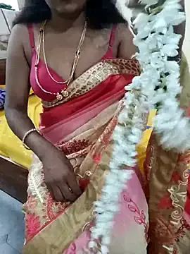 4U143 – webcam model profile photo Image 19