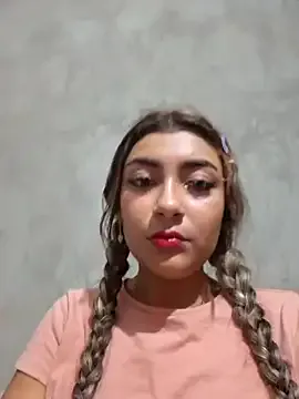 Ariana__ – webcam model profile photo Image 13