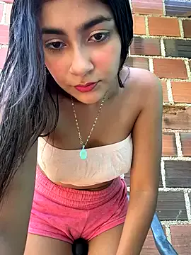 Ariana__ – webcam model profile photo Image 3