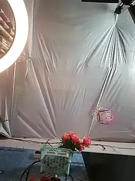 Real18sis_sex_sis – webcam model profile photo Image 12