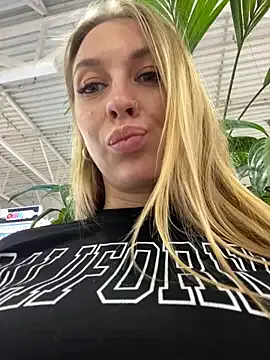 Hot_Misti_69 – webcam model profile photo Image 15