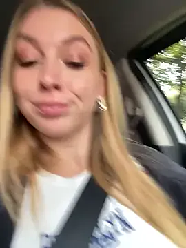 Hot_Misti_69 – webcam model profile photo Image 17