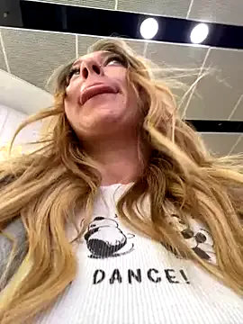 Hot_Misti_69 – webcam model profile photo Image 3