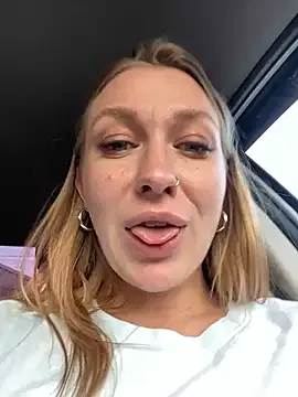 Hot_Misti_69 – webcam model profile photo Image 6