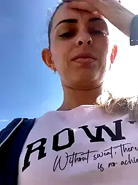 R_Roshni – webcam model profile photo Image 2