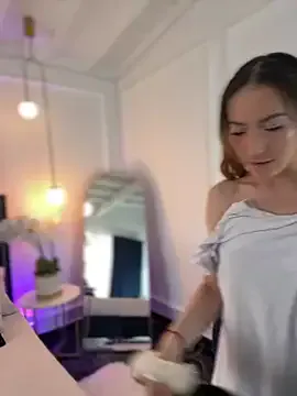 HotBella- – webcam model profile photo Image 4