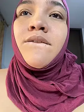 AllaTousNew – webcam model profile photo Image 11