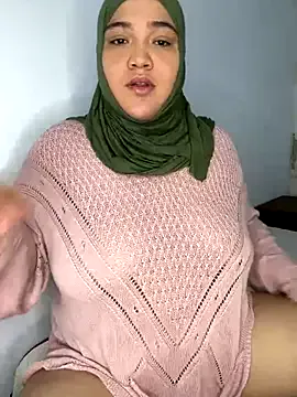 AllaTousNew – webcam model profile photo Image 13