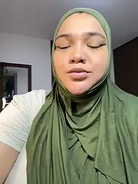 AllaTousNew – webcam model profile photo Image 8