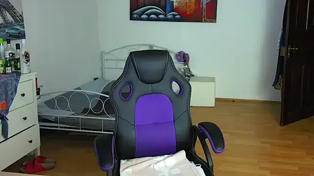 Alirawrz – webcam model profile photo Image 12