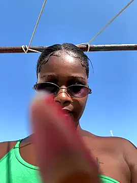 WhistledCutup – webcam model profile photo Image 15