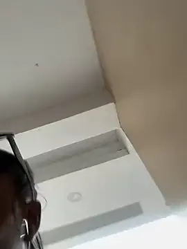 WhistledCutup – webcam model profile photo Image 9