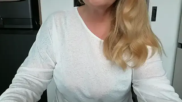 Mia_sweet80 – webcam model profile photo Image 18