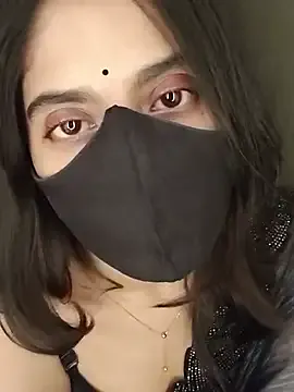 Evelinia – webcam model profile photo Image 4