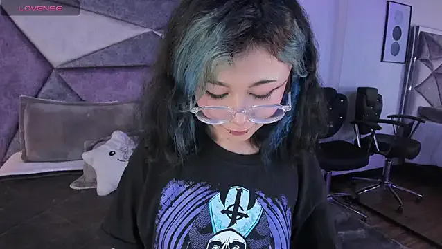 weed227 – webcam model profile photo Image 15