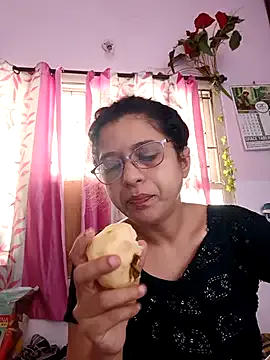 curvyflawless – webcam model profile photo Image 9