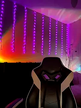 Kamila151 – webcam model profile photo Image 2