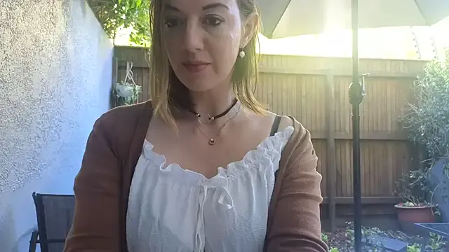 curvyflawless – webcam model profile photo Image 17