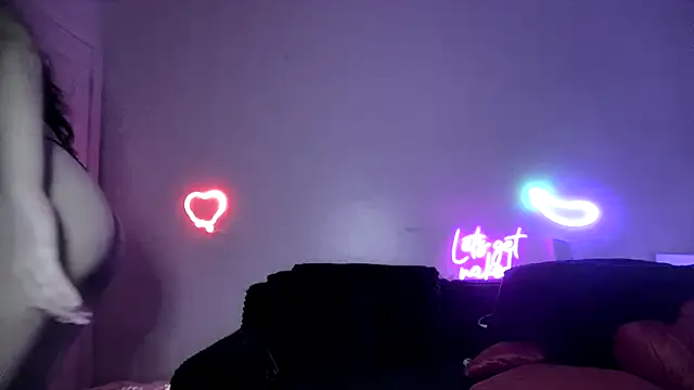 seraphine23 – webcam model profile photo Image 19