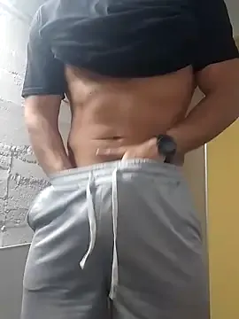 Real18sis_sex_sis – webcam model profile photo Image 12