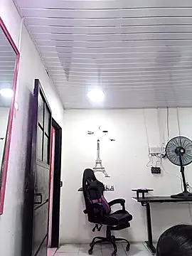 Melina-Mars – webcam model profile photo Image 2