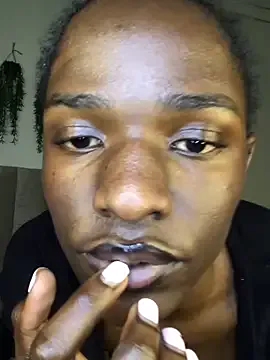 Alina_Vibe_Me – webcam model profile photo Image 2