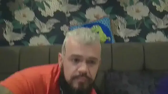 trans_man_and_his_dom profile photo