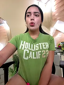 DollyTall – webcam model profile photo Image 10