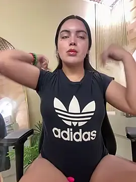 DollyTall – webcam model profile photo Image 14