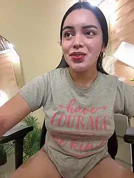 DollyTall – webcam model profile photo Image 4