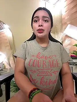 DollyTall – webcam model profile photo Image 7