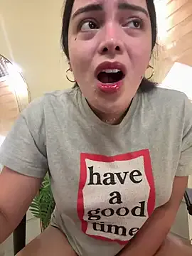 DollyTall – webcam model profile photo Image 9