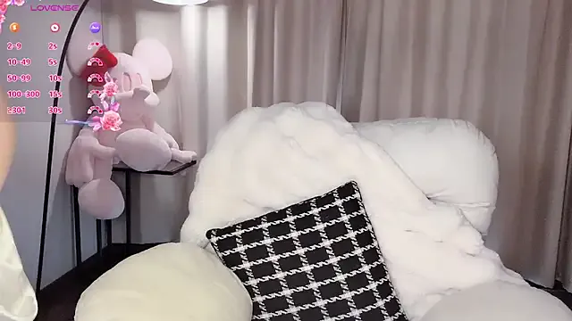 Valeriaki – webcam model profile photo Image 10