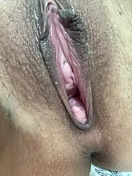 mon1_day – webcam model profile photo Image 15