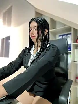 blonde_bigtits – webcam model profile photo Image 17