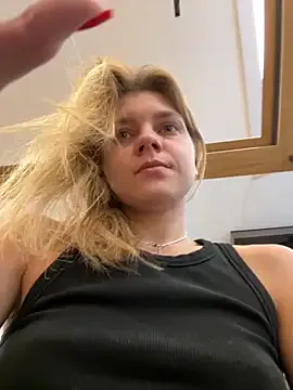 priya_sharma02 – webcam model profile photo Image 13