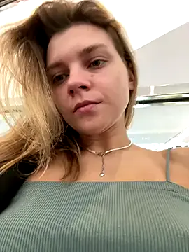 priya_sharma02 – webcam model profile photo Image 14