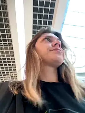 priya_sharma02 – webcam model profile photo Image 2